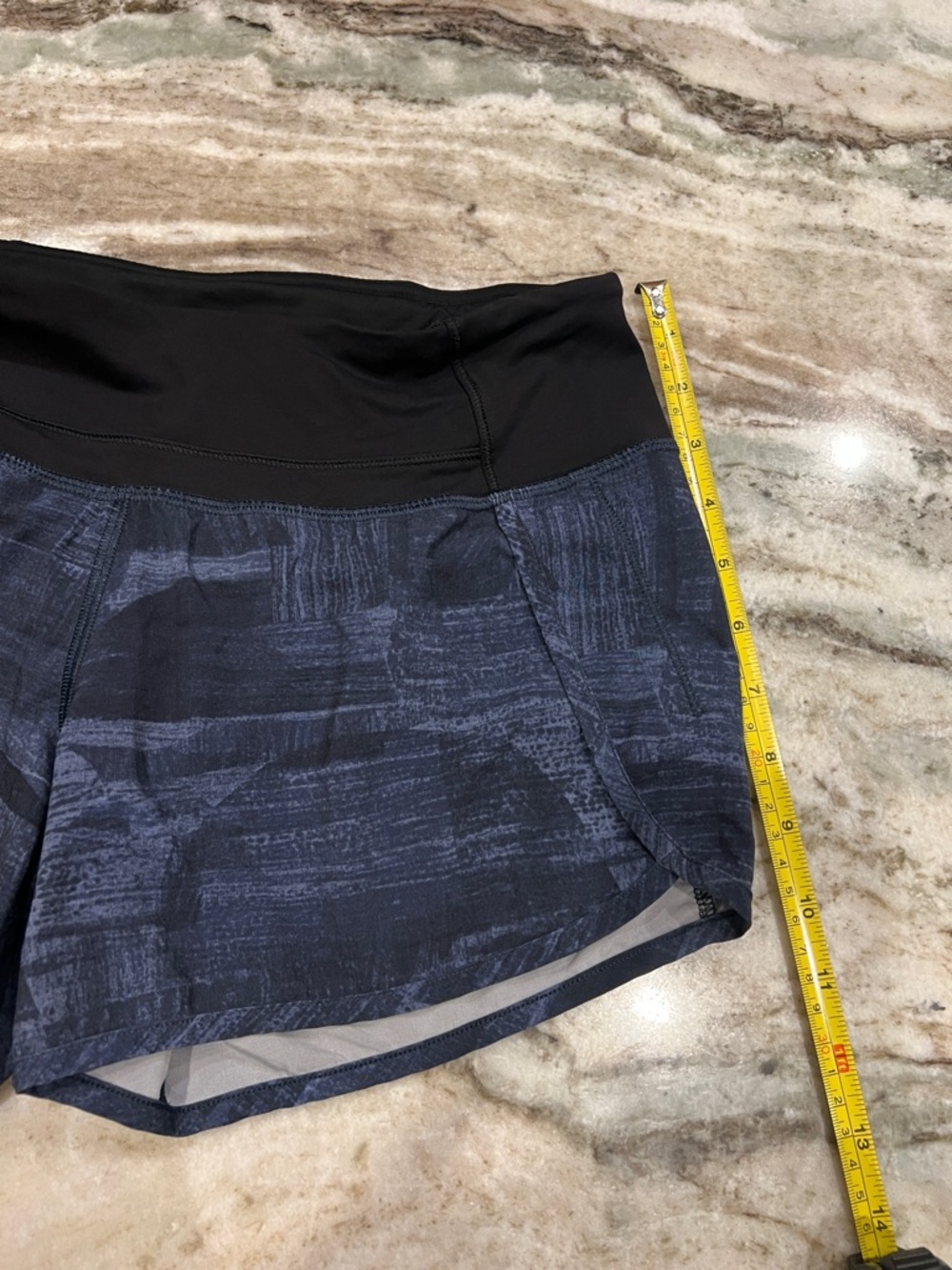 RARE lululemon athletica Run Times Short 4-way Stretch 4” LIKE NEW Sz 4 - Picture 6 of 8